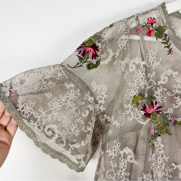 Sundance Embroidered Lace Short Sleeve Blouse - Picture 7 of 9